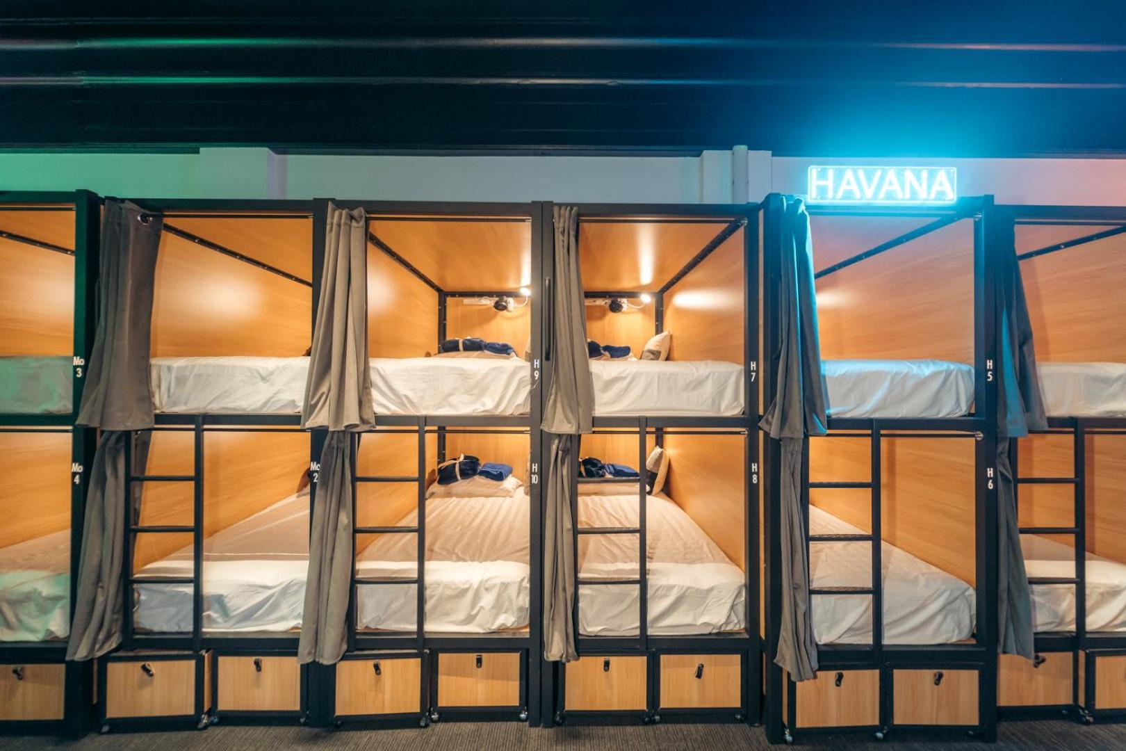 Capsuleaccom Hostel Gold Coast Exterior foto